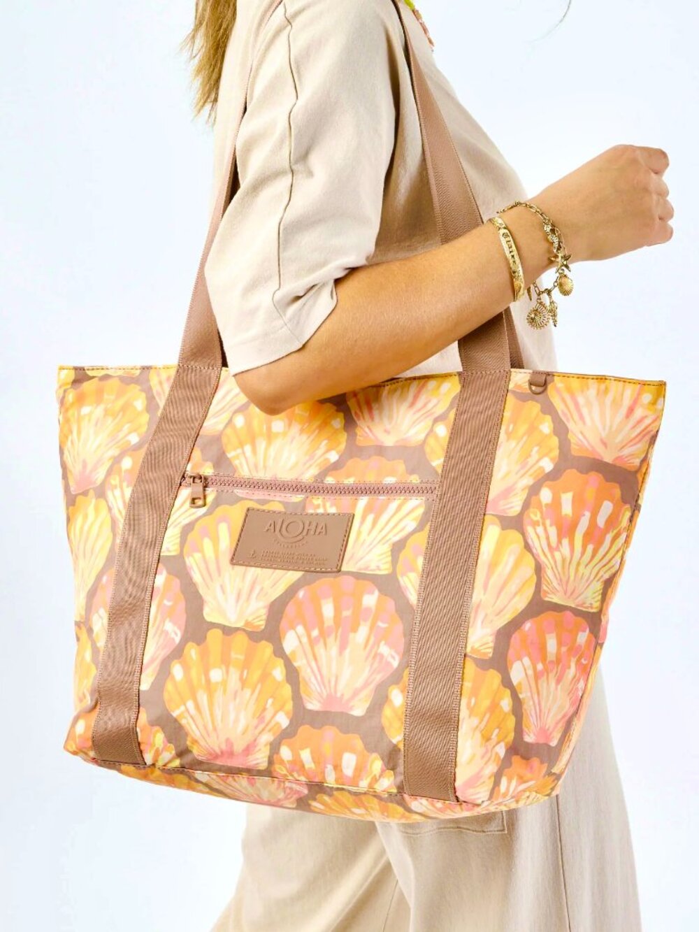 ALOHA Collection—Nylon Zipper Tote—Limited Edition Sunrise Shells *NWT* - Picture 2 of 11